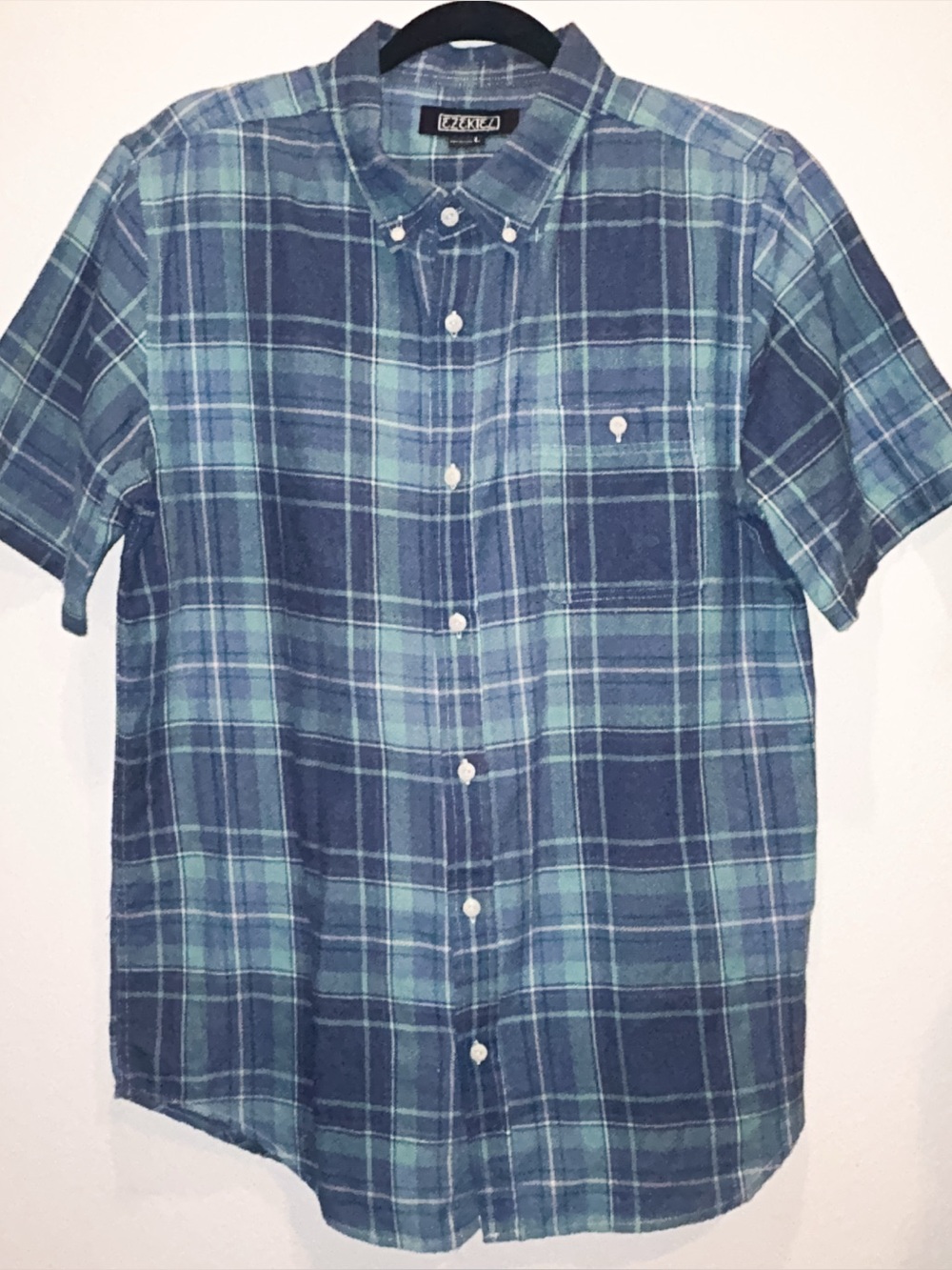 Ezekiel flannel Blue and Teal Plaid Short-Sleeve Button-Down Shirt